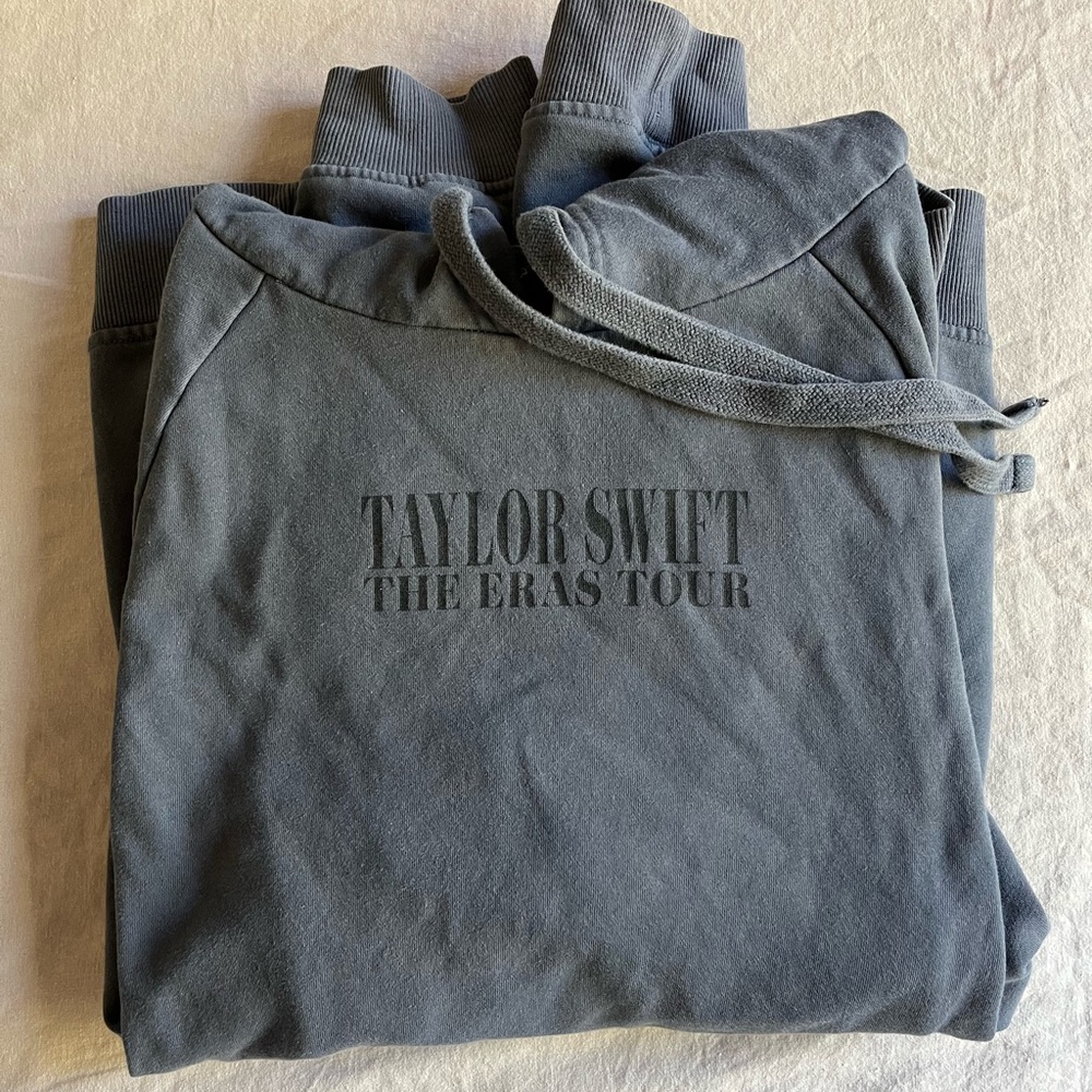 Taylor Swift Official Eras Tour Blue Hoodie L US Dates 2023